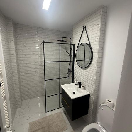 Modernul Apartament De Langa Castel Hunedoara Exteriör bild